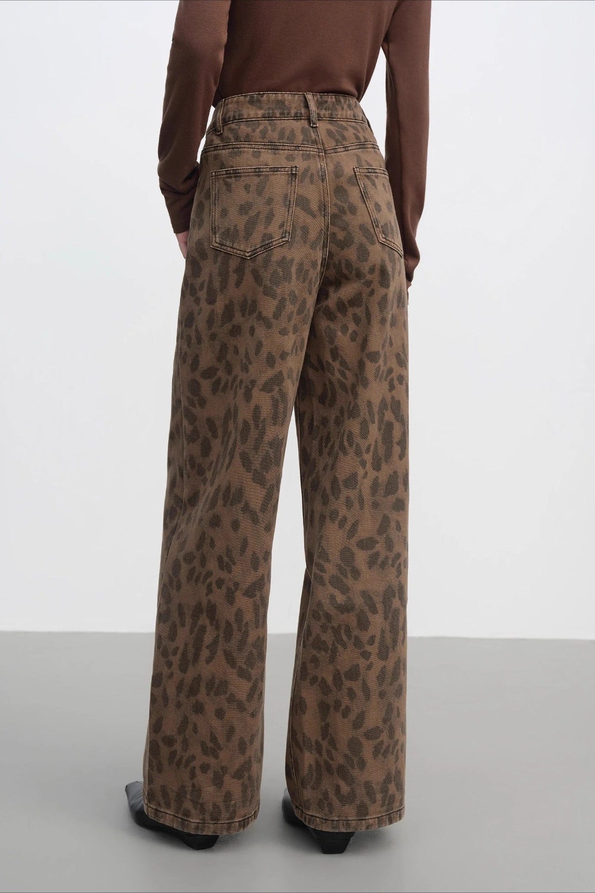 High Waist Leopard Straight Jeans