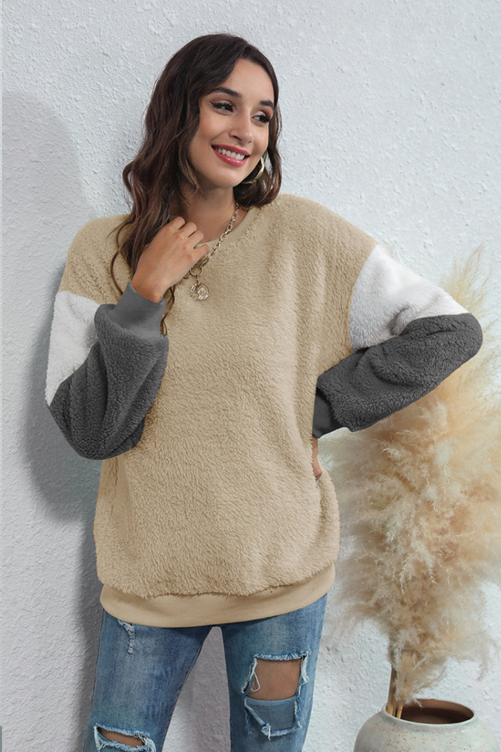 RadyRin Stylish Round Neck Three-Color Sweater for Elegance