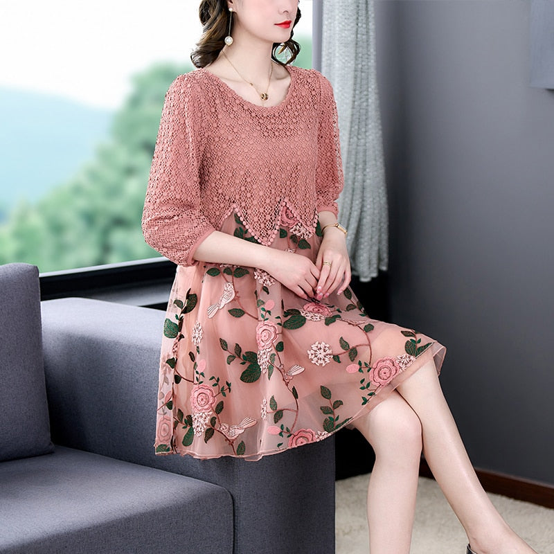Embroidered Floral Bird Geometric Lace Overlay Zigzag Midi Dress - View 2