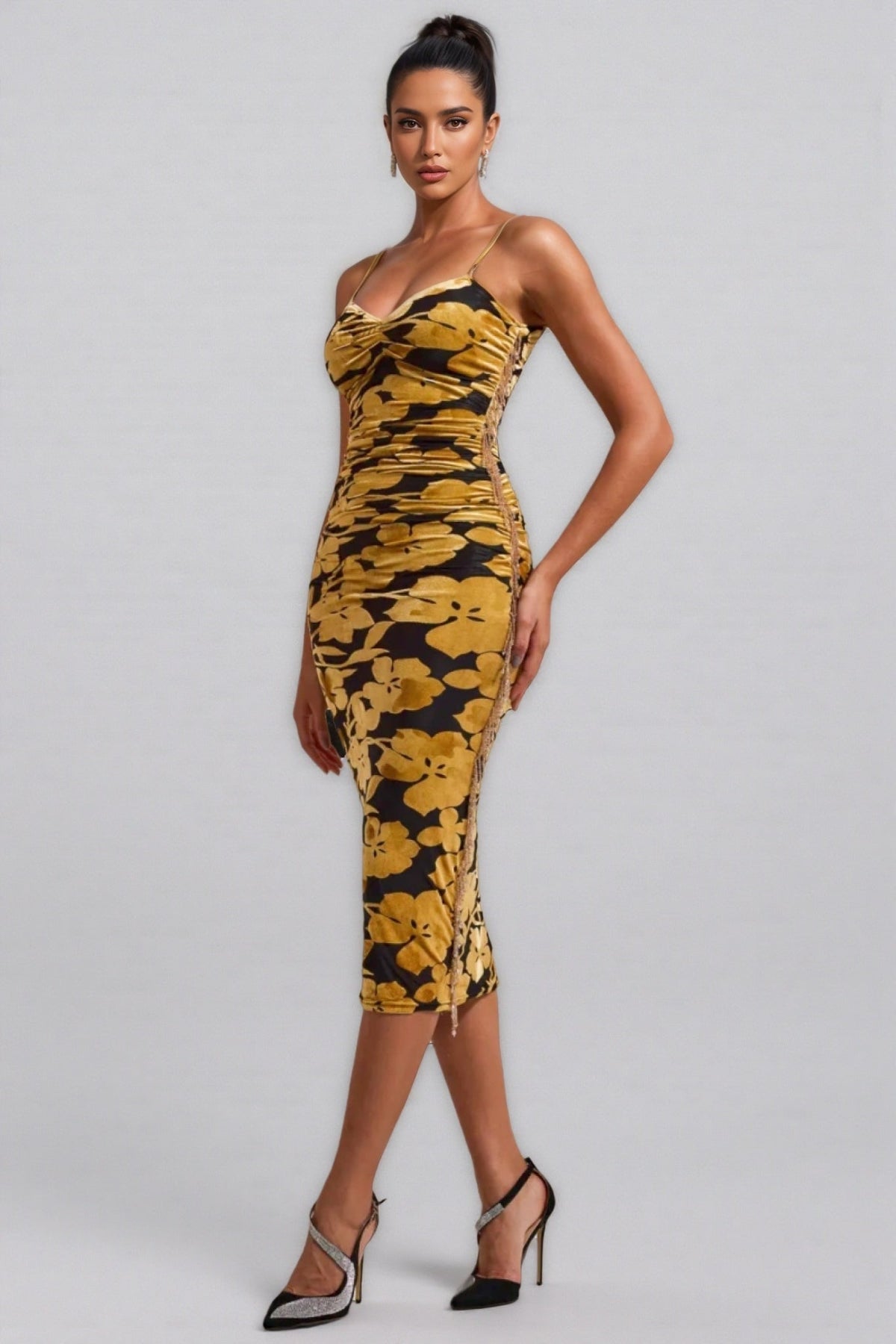 Velvet Floral Spaghetti Strap Ruched Bodycon Midi Dress - View 3