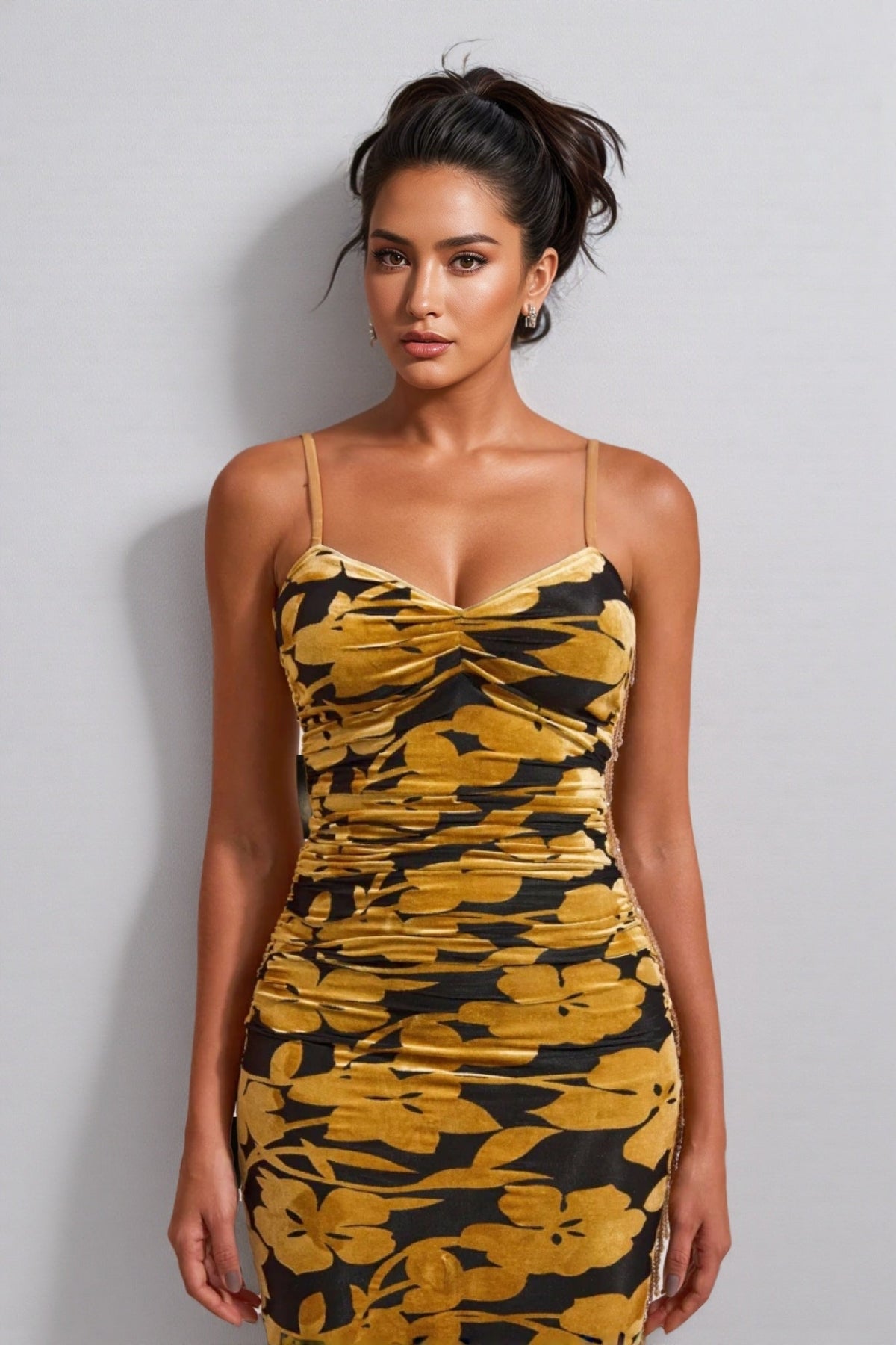 Velvet Floral Spaghetti Strap Ruched Bodycon Midi Dress - View 5