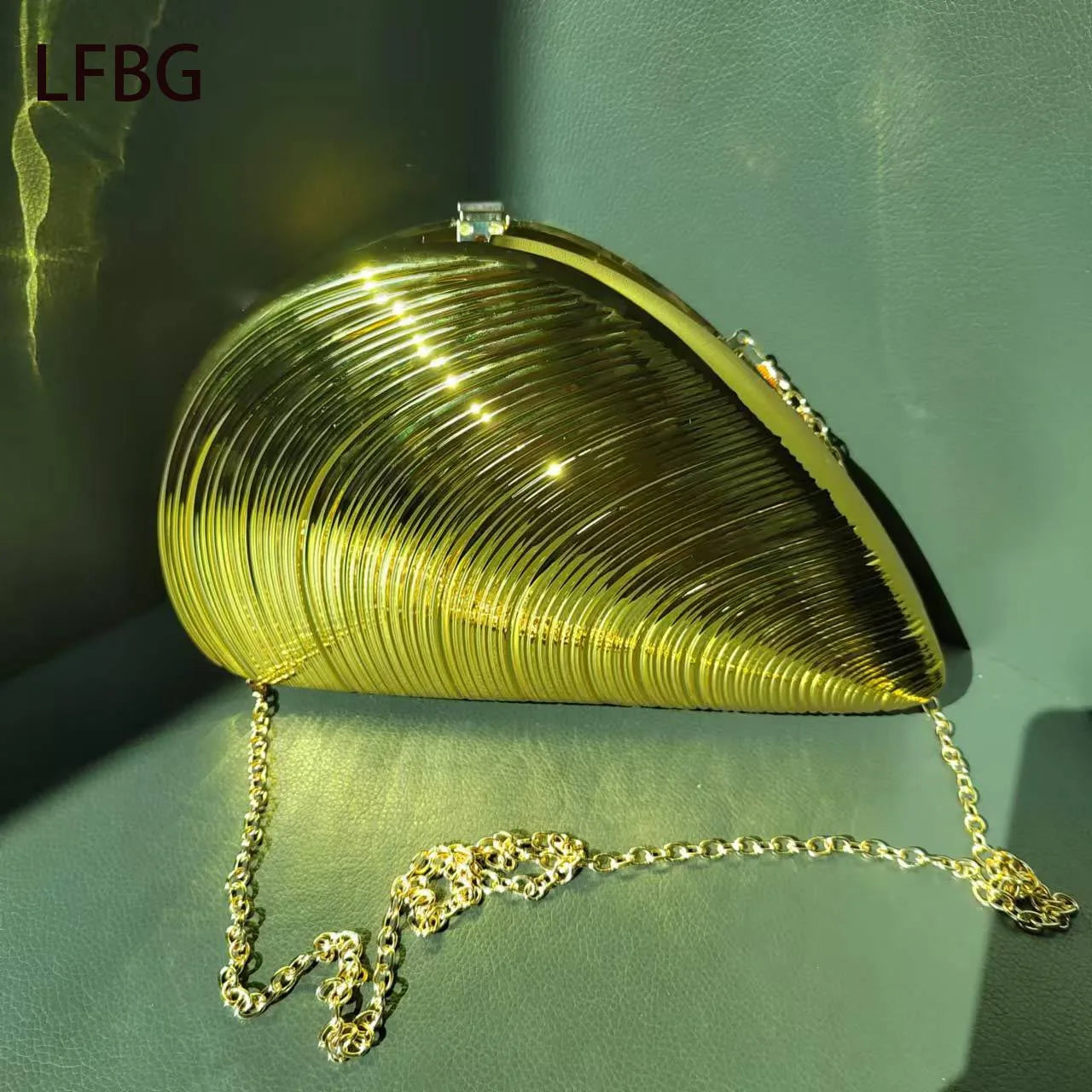 Shell Shaped Acrylic Purse Clutch Bag with Gold Chain