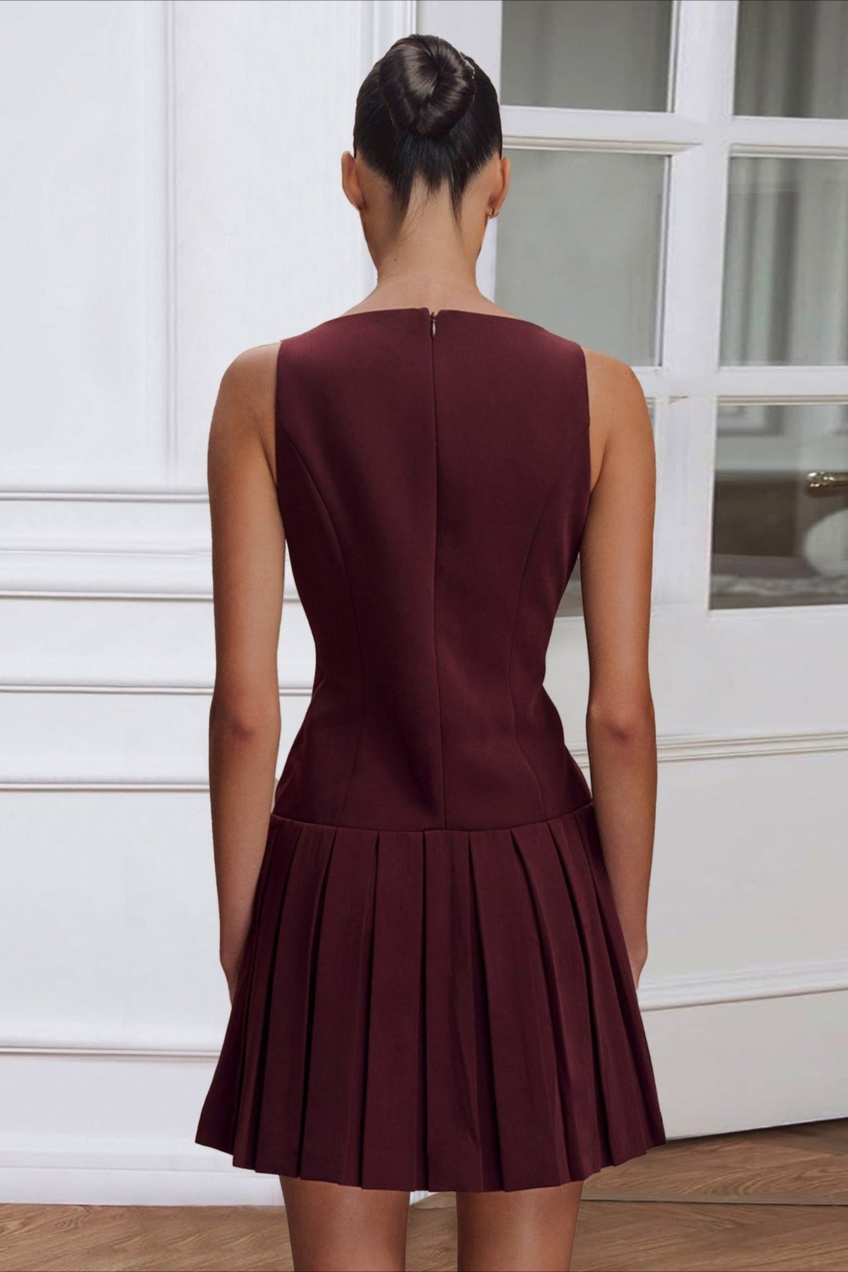 Minimalist Sleeveless Work Dress