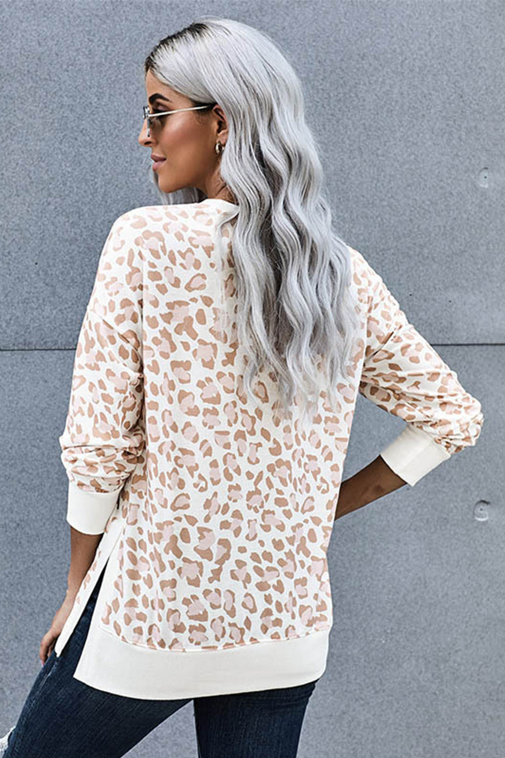 Leopard Print Round Neck Hem Split Top