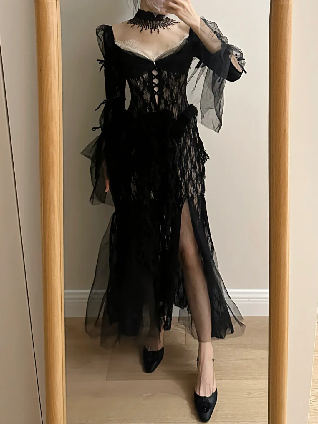 Dark Vintage Black Long Sleeve High-Slit Lace Tulle Prom Dress Evening Dress P4257