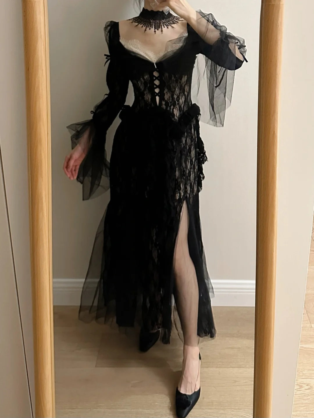 Dark Vintage Black Long Sleeve High-Slit Lace Tulle Prom Dress Evening Dress P4257