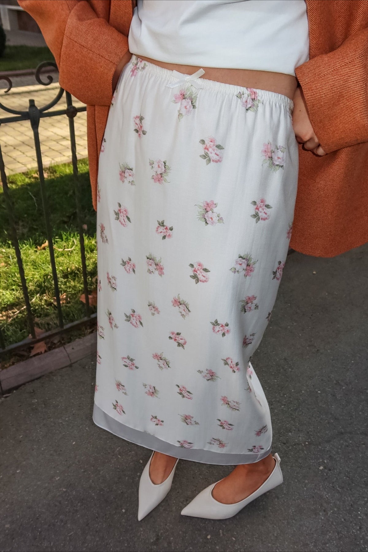 Floral Elastic-Waist Midi Skirt