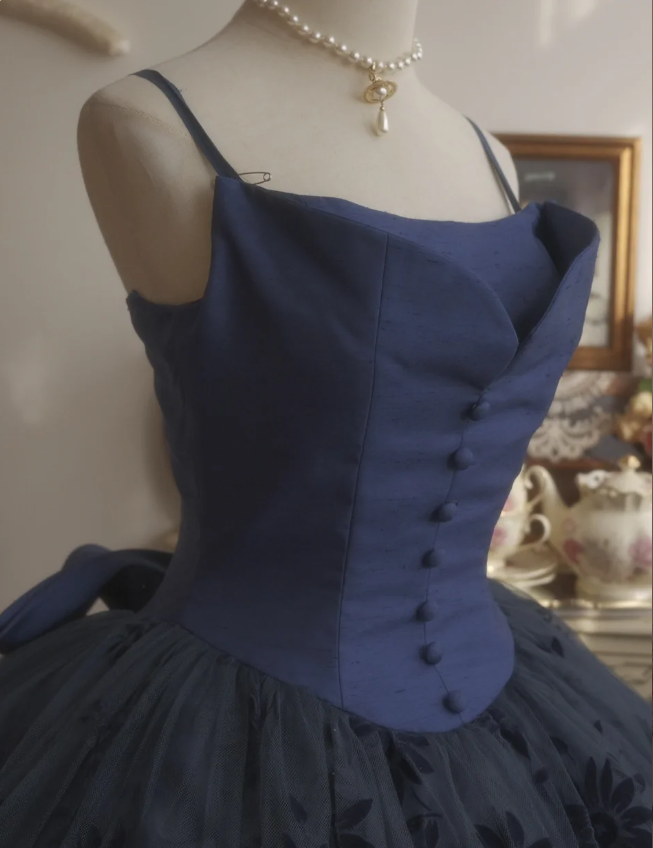 Vintage Elegant Navy Blue Bow Embroidered Train Tulle Ball Gown Evening Dress Sweet 16 Dress P4296