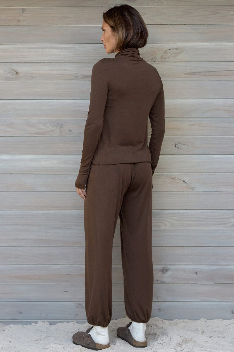 Turtleneck Knit Top Tapered Pants Set