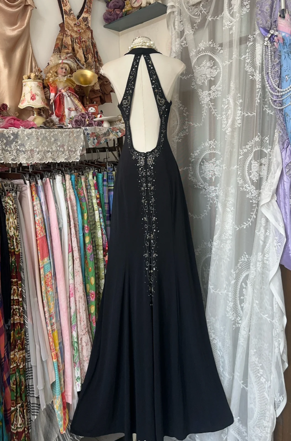 Sexy Black V NecK Satin Beaded A Line Long Party Dress Backless Evening Gown D1517