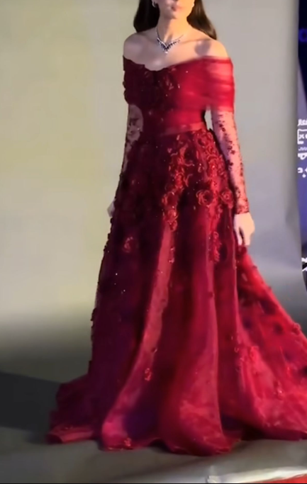 Pretty Off The Shoulder Ball Gown Red Organza Appliques Long Party Dress Birthday Outfits D1298