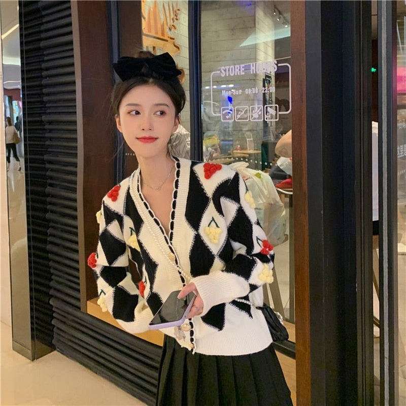 KittenAlarm - Long Sleeve V-Neck Fruits Pattern Sweater