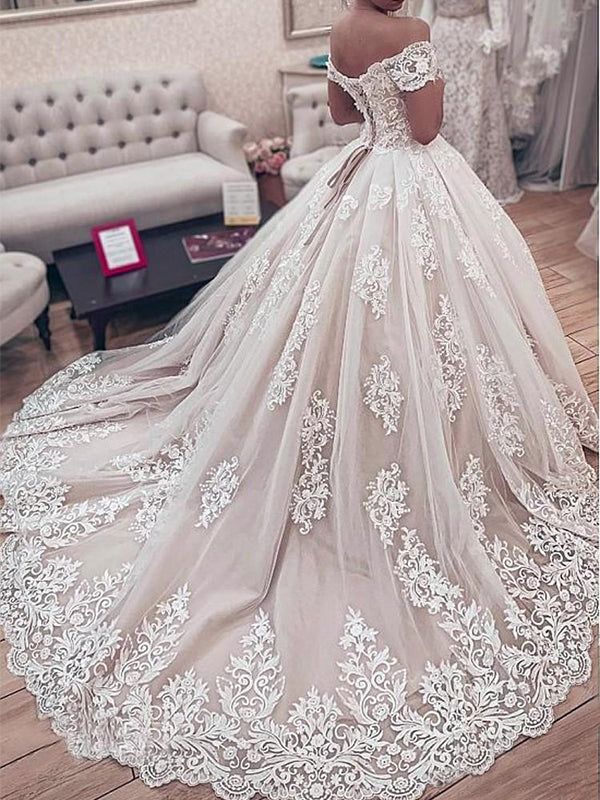 Ball Gown Wedding Dresses Off Shoulder Chapel Train Lace Tulle Short Sleeve Formal Luxurious with Appliques