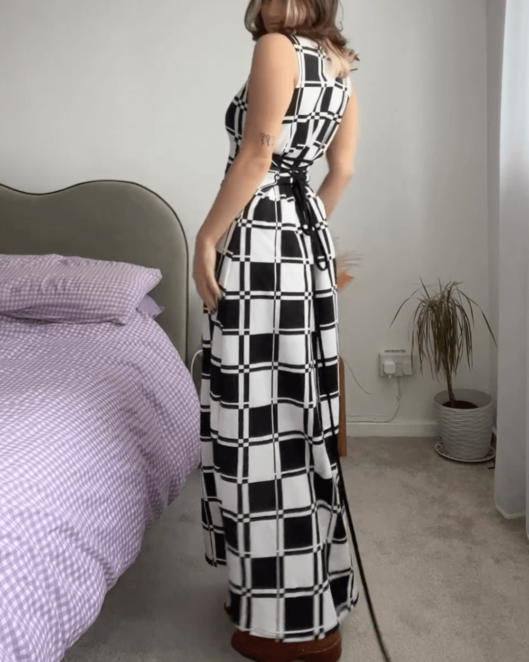 V Neck Sleeveless Long Dress Black White Checkered Flag Beach Maxi Dress - Fashionpara