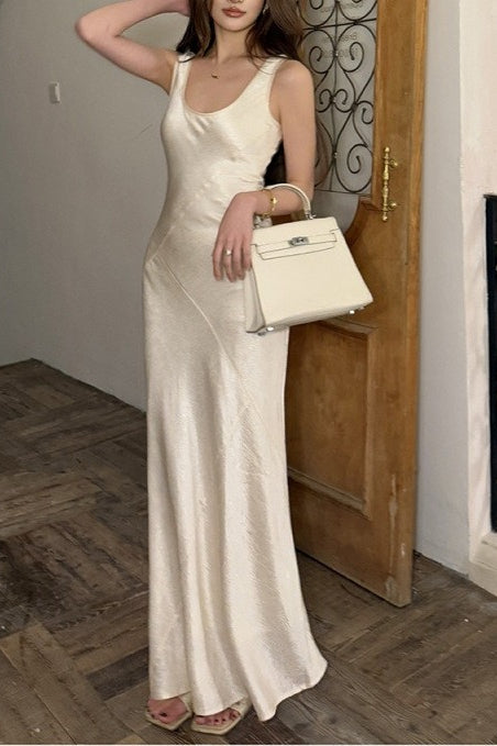 Satin Scoop-Neck Sleeveless Mermaid Maxi Dress 3