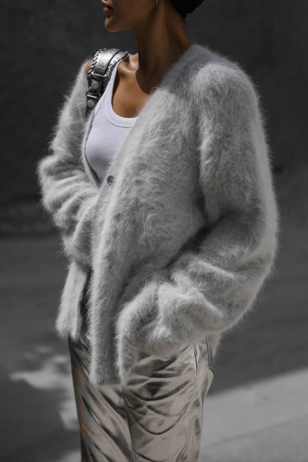 Lady Rin Loose V-neck Knitted Cardigan for Effortless Style