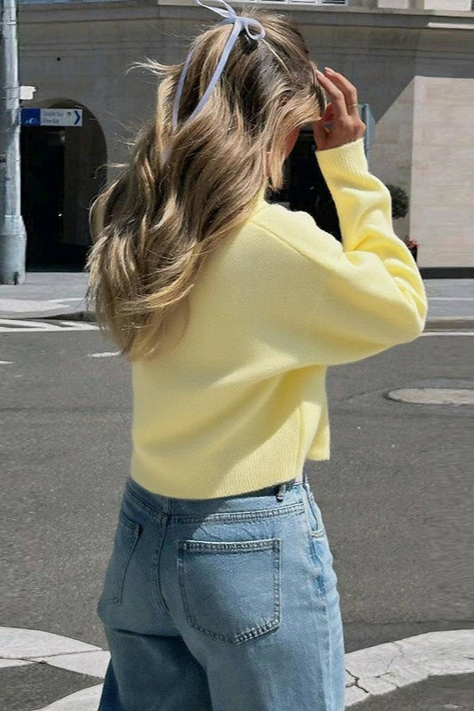 Stylish Knit Cropped Long Sleeve Sweater for Any Occasion