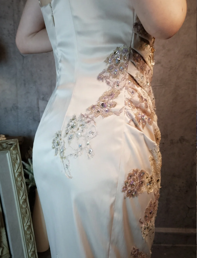 Elegant Champagne Fitted Spaghetti Strap Beaded Embroidered Satin Prom Dress Evening Dress P4315