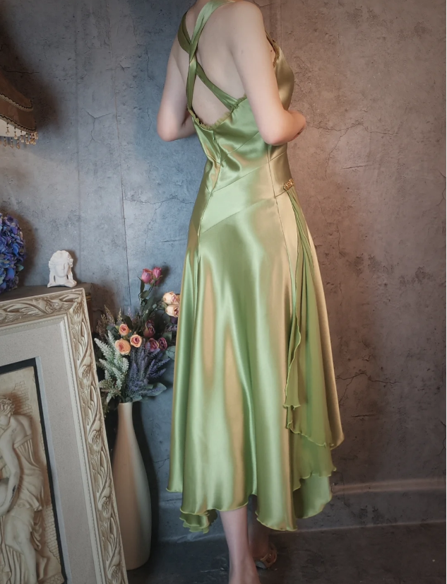Vintage Elegant Green Deep V-neck Satin Prom Dress Evening Dress P4317