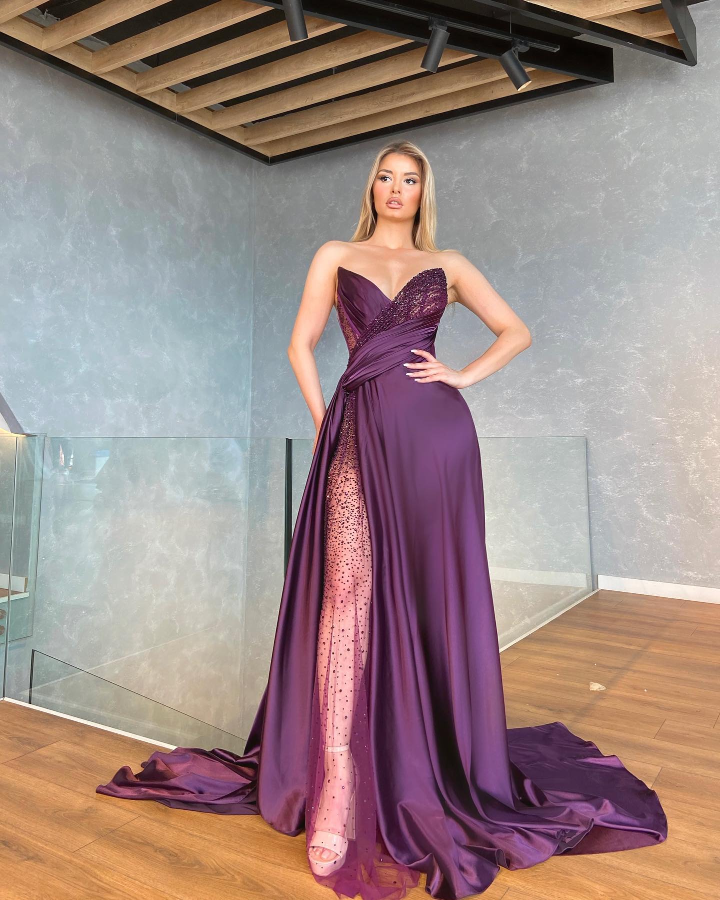 Sweetheart Sheath Sleeveless Party Dress High Slit Sweep Train Pleated Prom Dress with Beaded