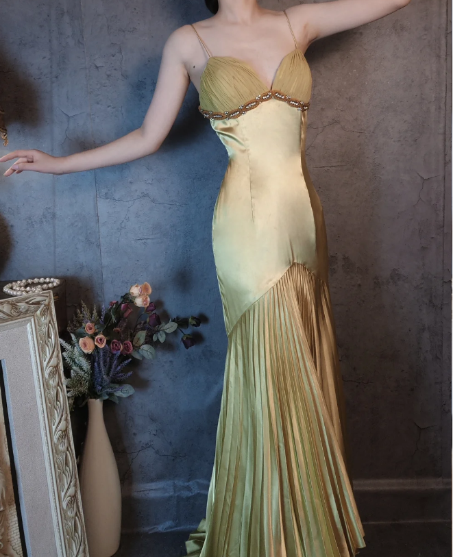 Vintage Green Mermaid Deep V-neck Pleated Satin Long Prom Dress Evening Dress P4319