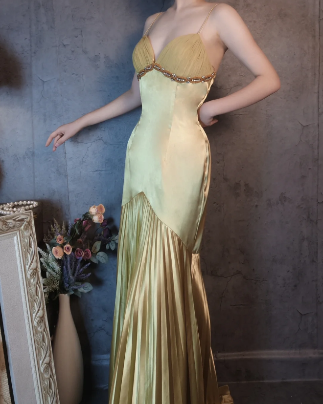 Vintage Green Mermaid Deep V-neck Pleated Satin Long Prom Dress Evening Dress P4319