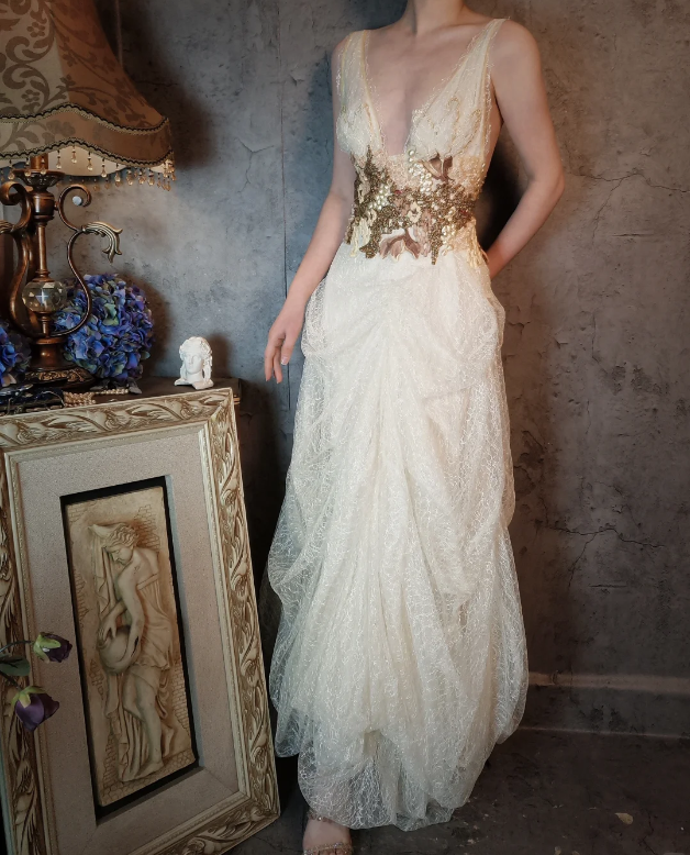 Vintage Ivory Deep V-Neck Beaded 3D Floral Lace Long Prom Dress Evening Dress P4323