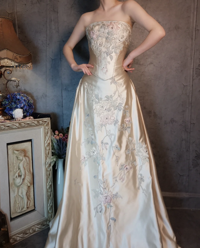 Vintage Champagne Gold A-line Strapless Embroidered Satin Train Prom Dress Evening Dress P4324