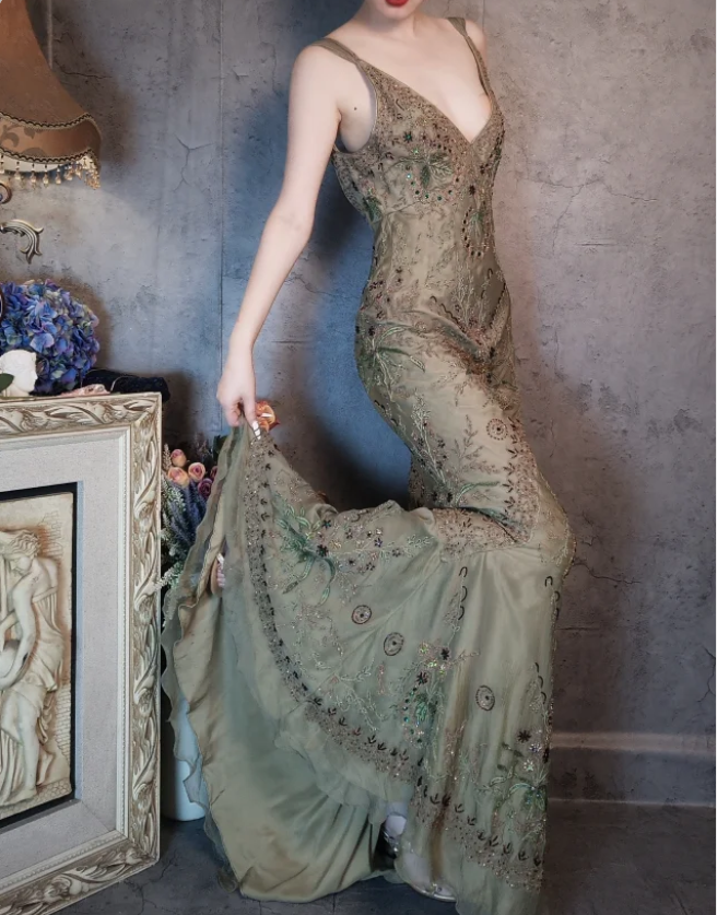 Vintage Luxury Green Mermaid Deep V-neck Beaded Embroidered Chiffon Long Prom Dress Evening Dress P4327