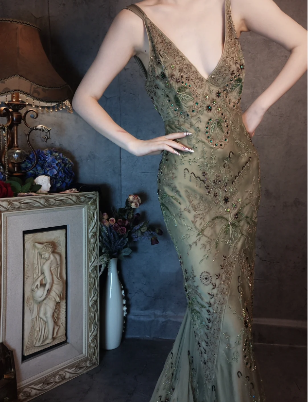 Vintage Luxury Green Mermaid Deep V-neck Beaded Embroidered Chiffon Long Prom Dress Evening Dress P4327