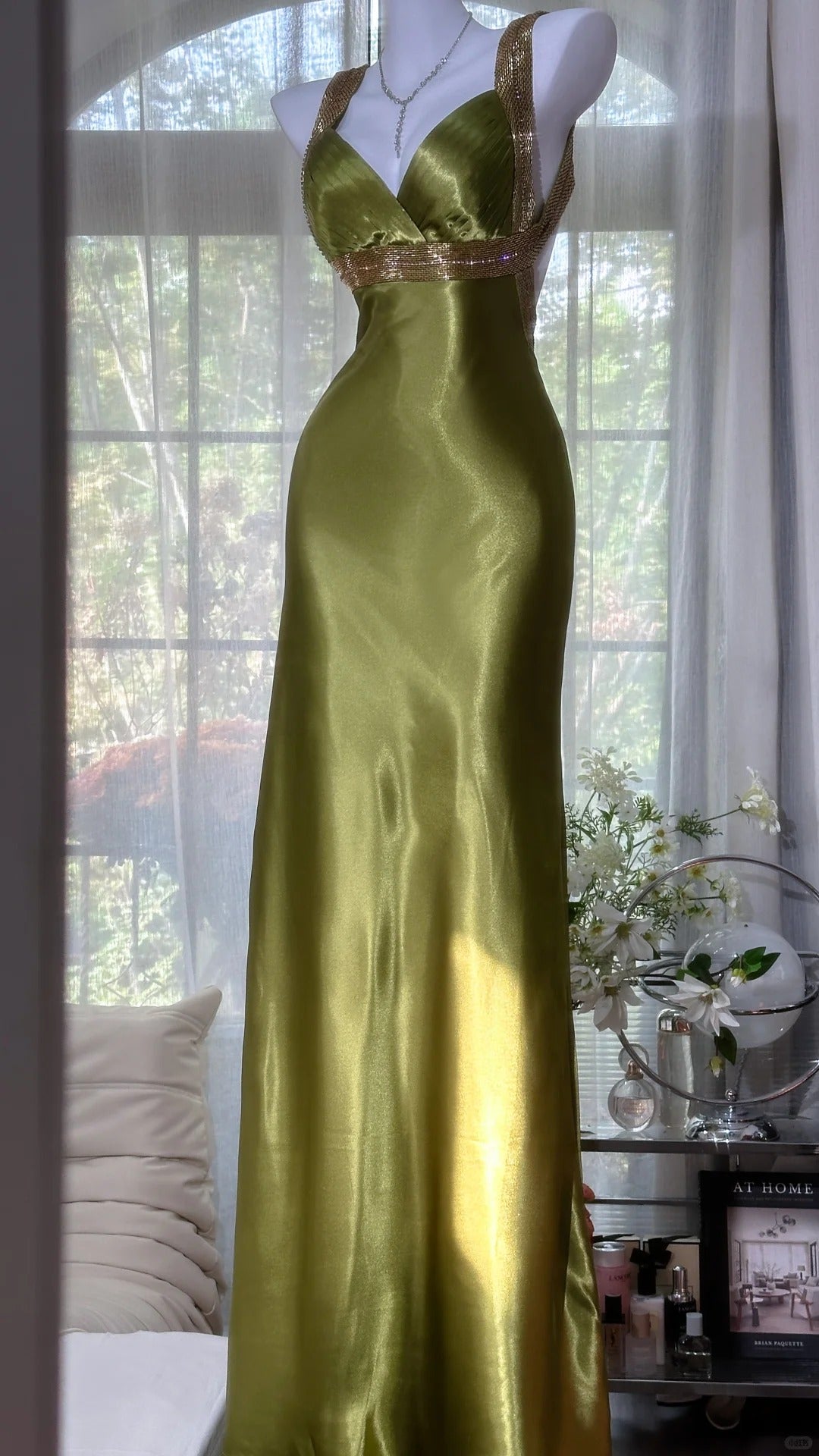 Elegant Olive-green Mermaid V-neck Backless Satin Long Prom Dress Evening Dress P4033