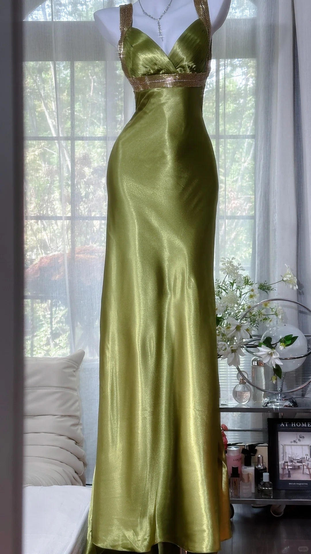Elegant Olive-green Mermaid V-neck Backless Satin Long Prom Dress Evening Dress P4033
