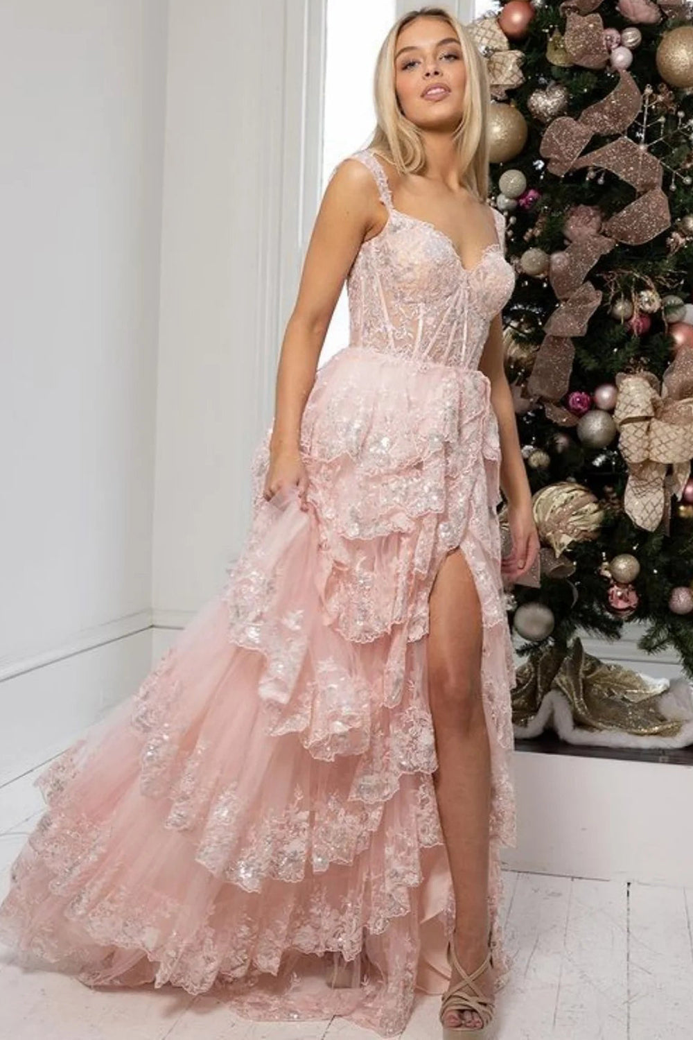 Sweetheart A-Line Prom Dress Spaghetti Straps High Split Sweep Train Lace Fomal Dress with Appliques