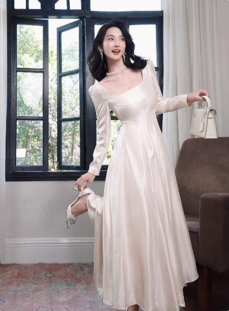 Elegant Ivory A-Line Square Neck Long-Sleeve Satin Long Prom Dress Evening Dress P4362