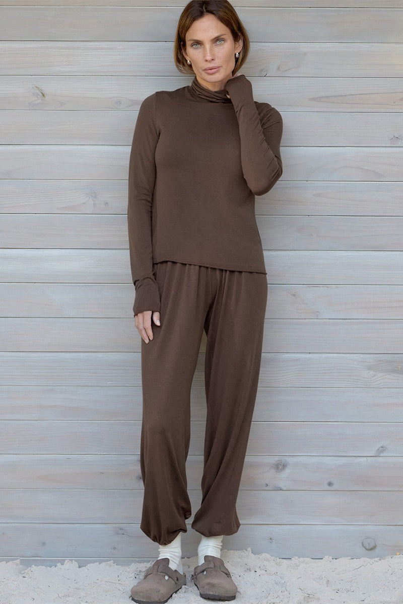 Turtleneck Knit Top Tapered Pants Set