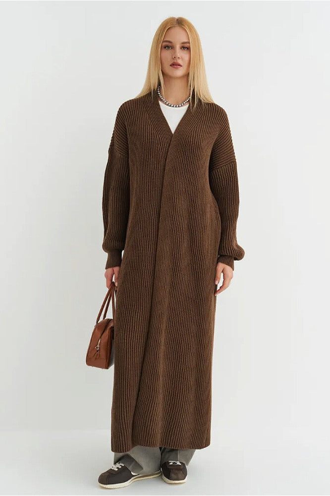 Chic Long-Length Knit Cardigan for Cozy Layering Style