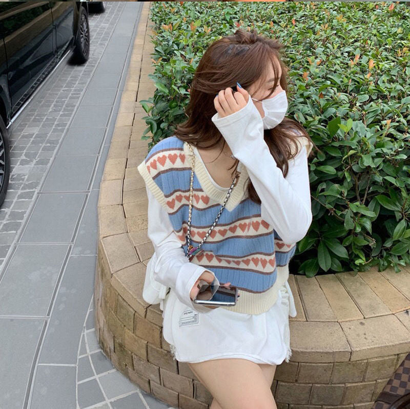 KittenAlarm - Cute Love Graphic V-Neck Vest Sweater