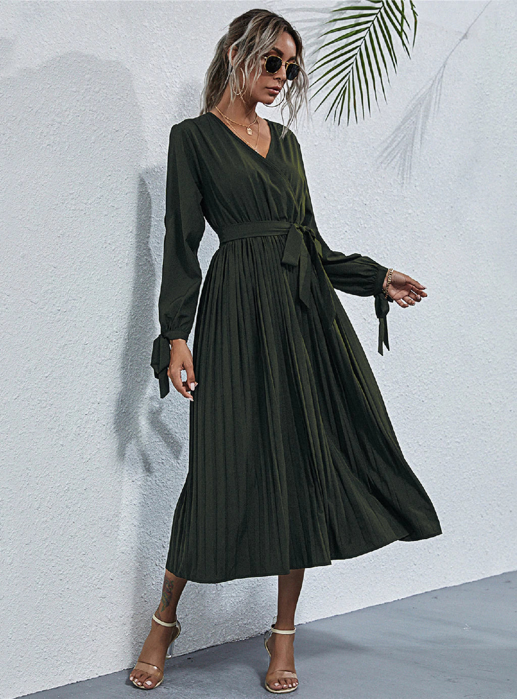 Cut Out Sleeve V-Neck Pleated Belted Midi Dress 3