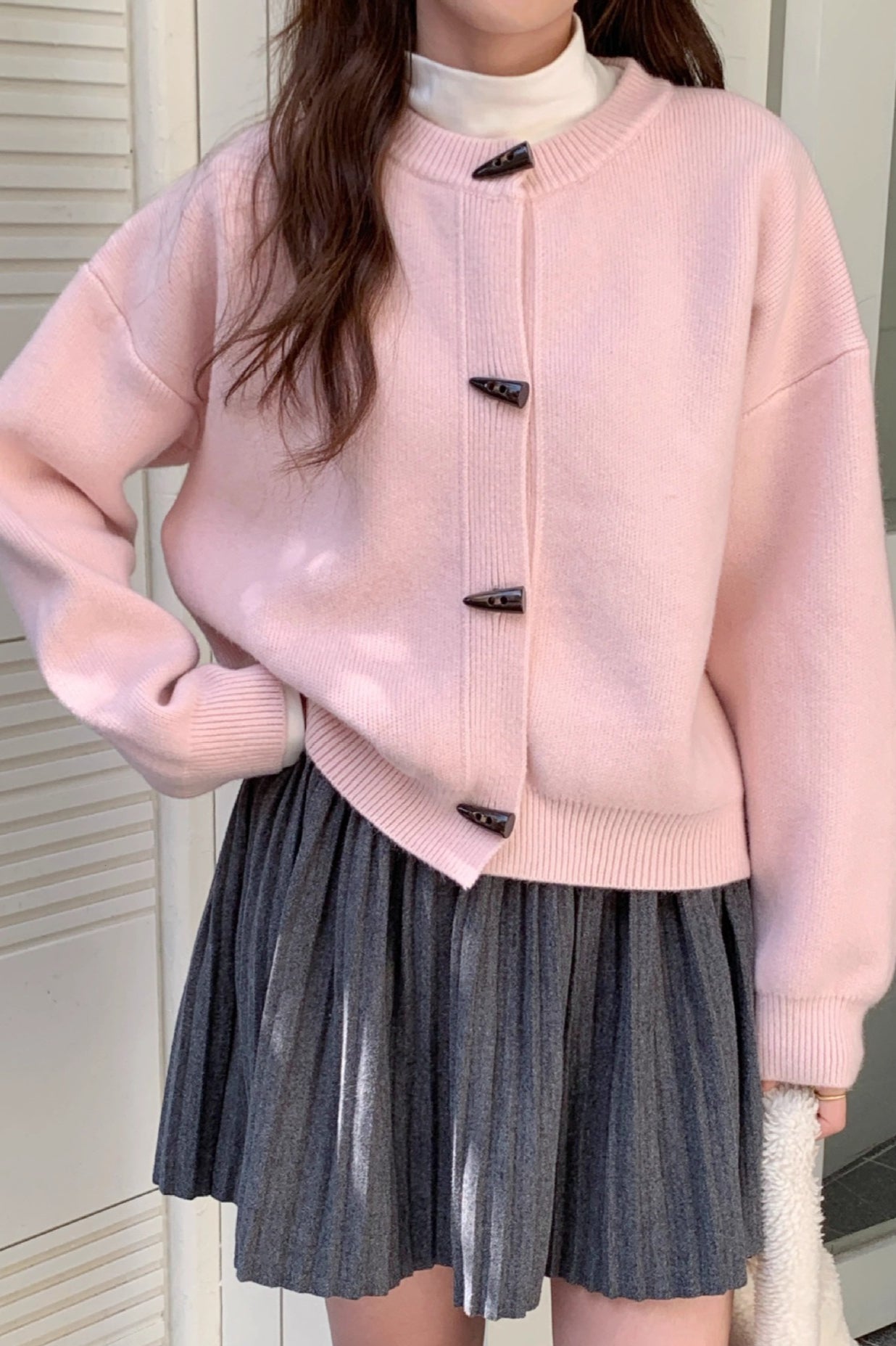 Chic Loose Knit Cardigan with Retro Toggle-Button Style