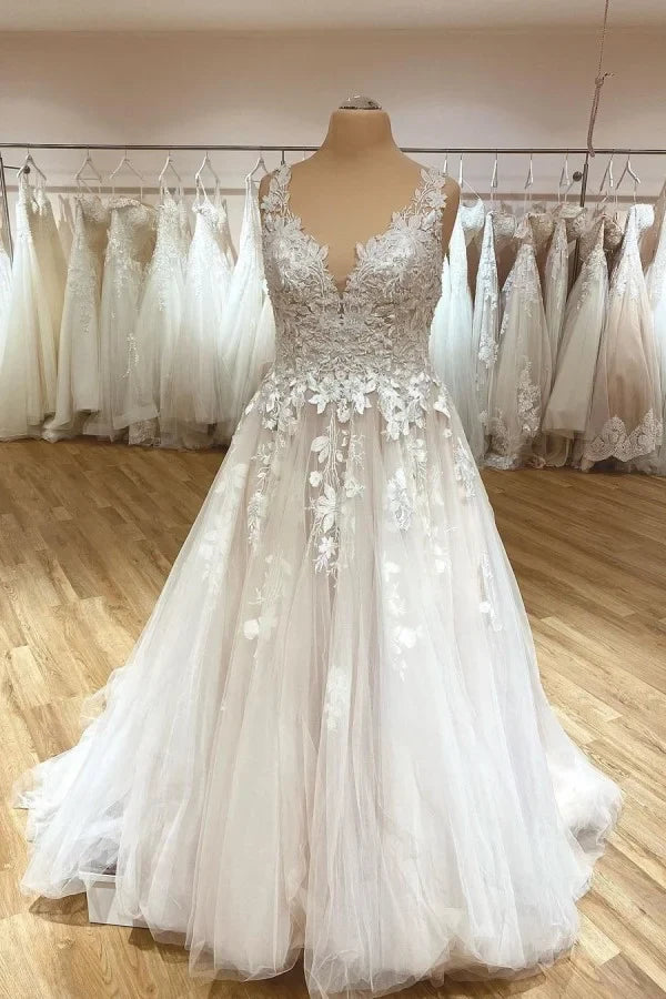 Elegant A-Line Deep V-neck Spaghetti-Straps Wedding Dress Ruffles Tulle With Appliques Lace
