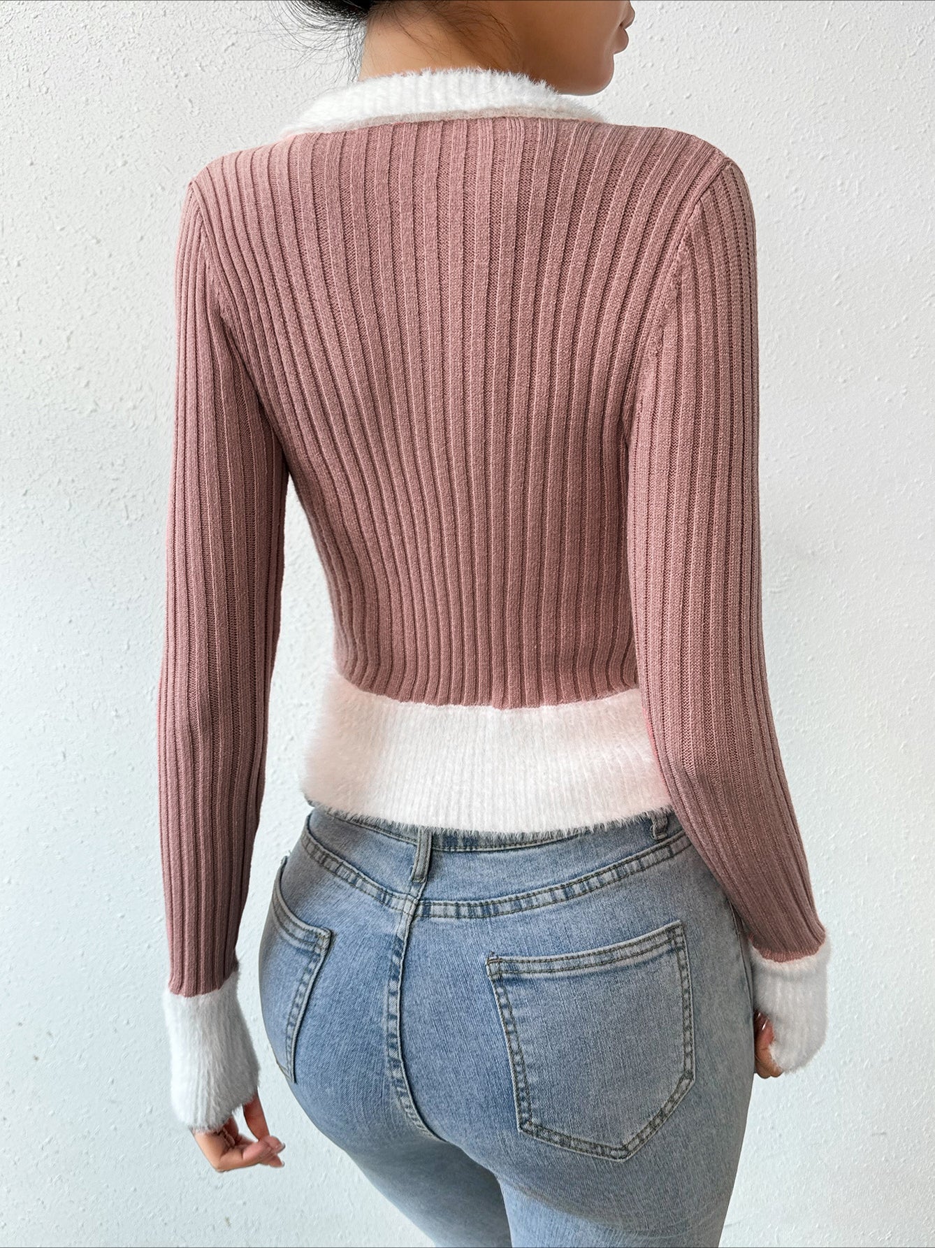 Elegant Zip-Front Fitted Knit Cardigan for Stylish Comfort