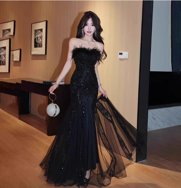 Elegant Black Mermaid Strapless Feather Sequined Tulle Prom Dress Evening Dress P4461