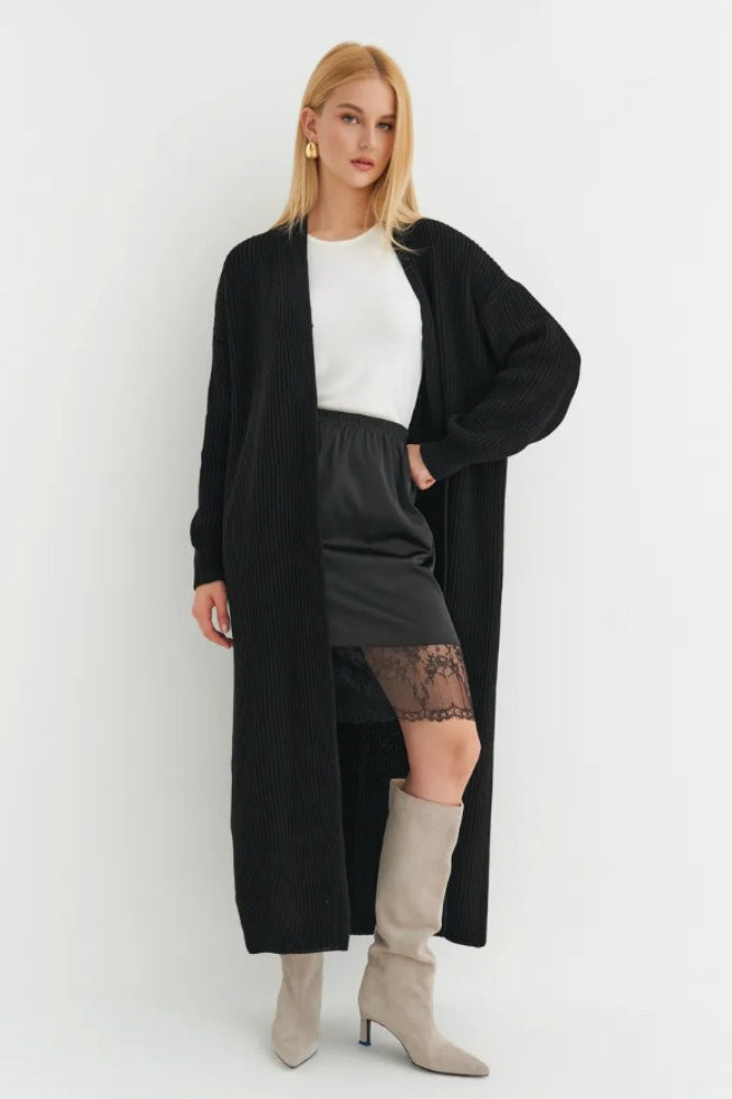 Chic Long-Length Knit Cardigan for Cozy Layering Style