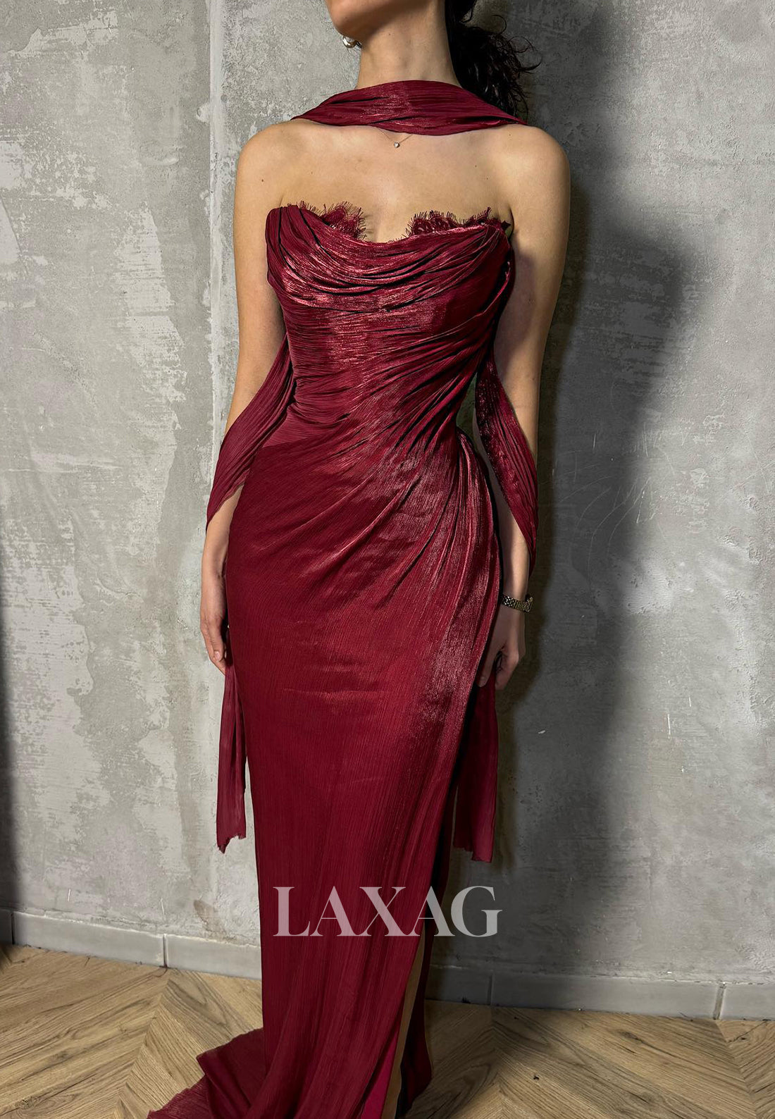 Sweetheart Off-Shoulder Pleated High Slit Mermaid Prom Dress Sleeveless Metallic Satin Formal Gowns