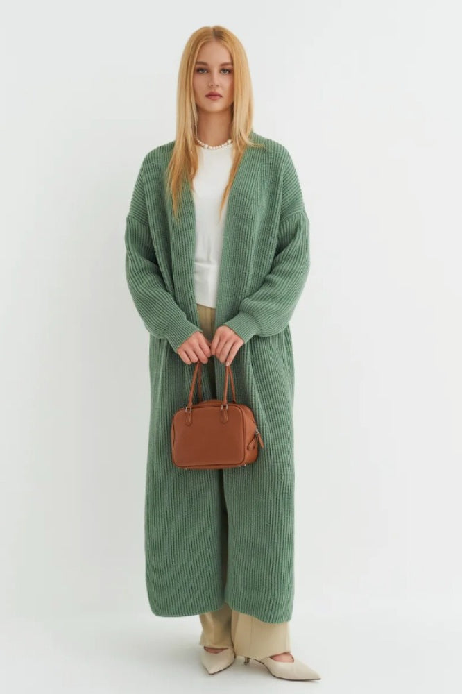 Chic Long-Length Knit Cardigan for Cozy Layering Style