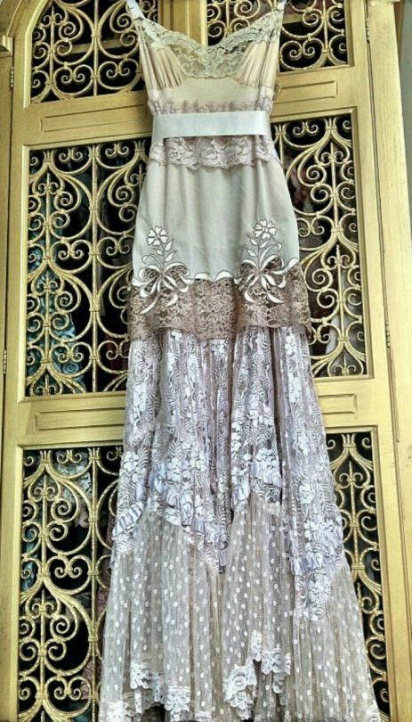 V Neck Lace Long Prom Dress Retro Evening Gown - Fashionpara