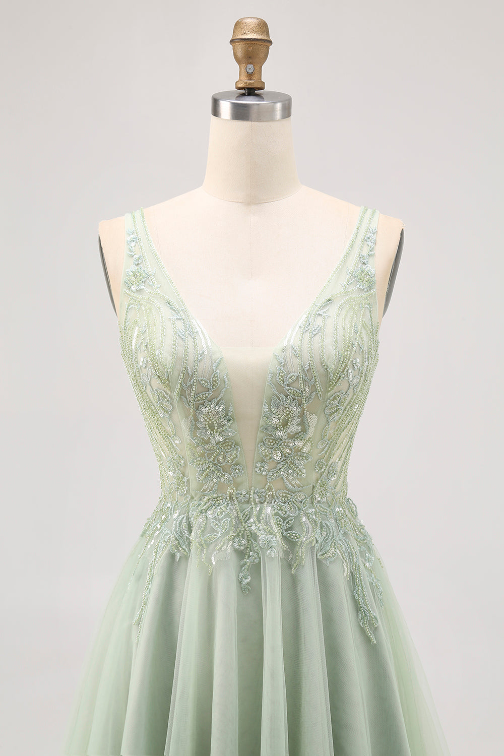Sparkly Green Tulle V-Neck Beaded Short Homecoming Dress