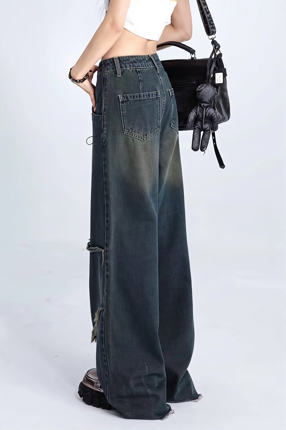 Oversized Star Patch Raw Edge Jeans