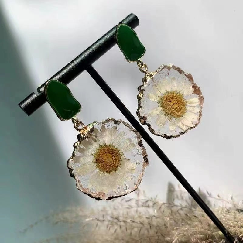 Small Daisy Dried Flower Earrings