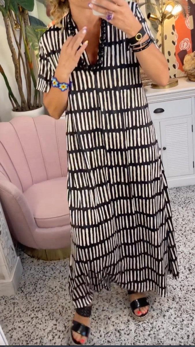 Geometric Dash Print V-Neck Short Sleeve Relaxed Maxi Dress - View 2